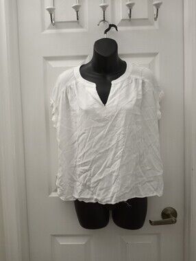 👠ROSE & OLIVE top (From My Personal Closet)👠